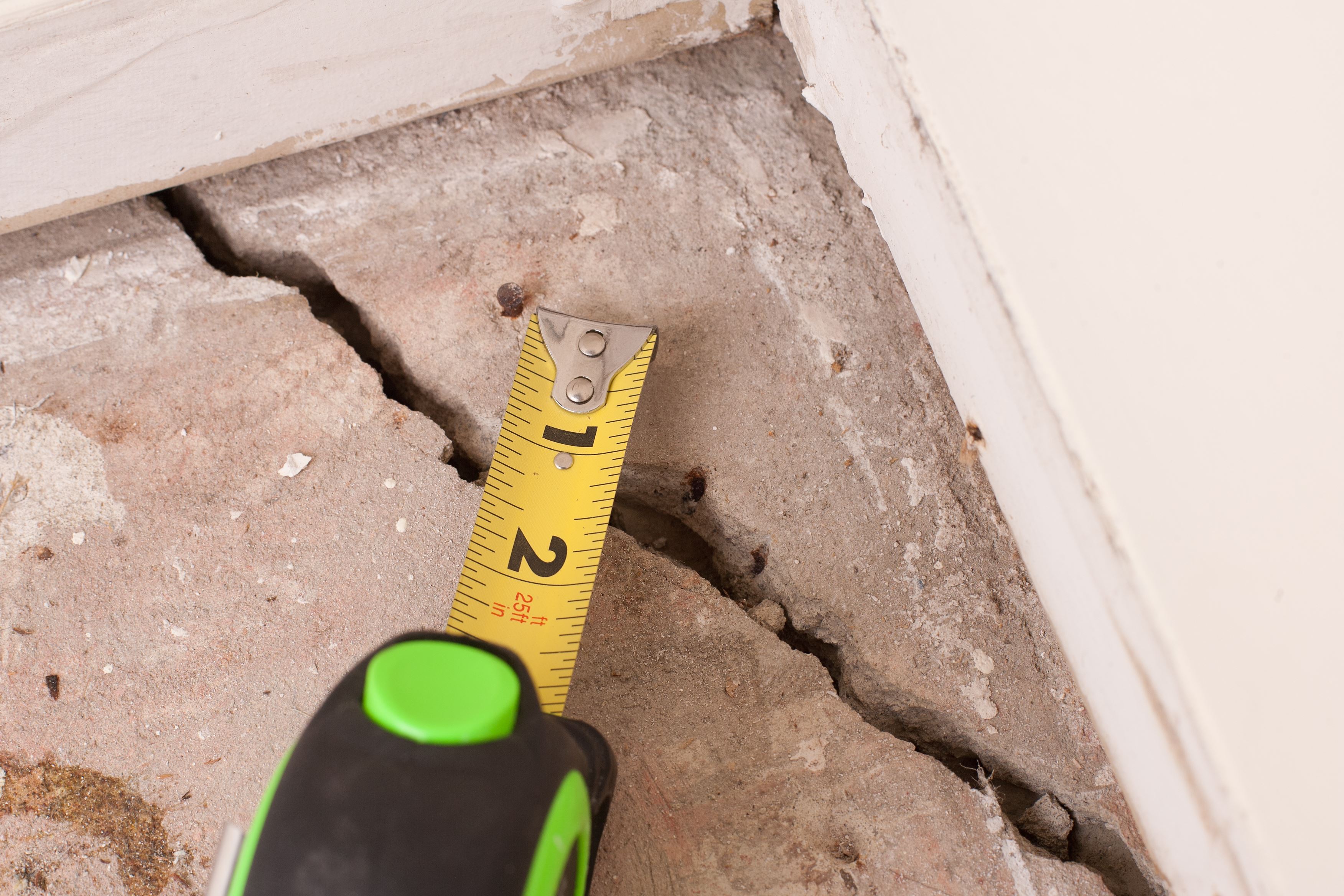 Understanding Foundation Cracks: Structural Vs. Non-Structural